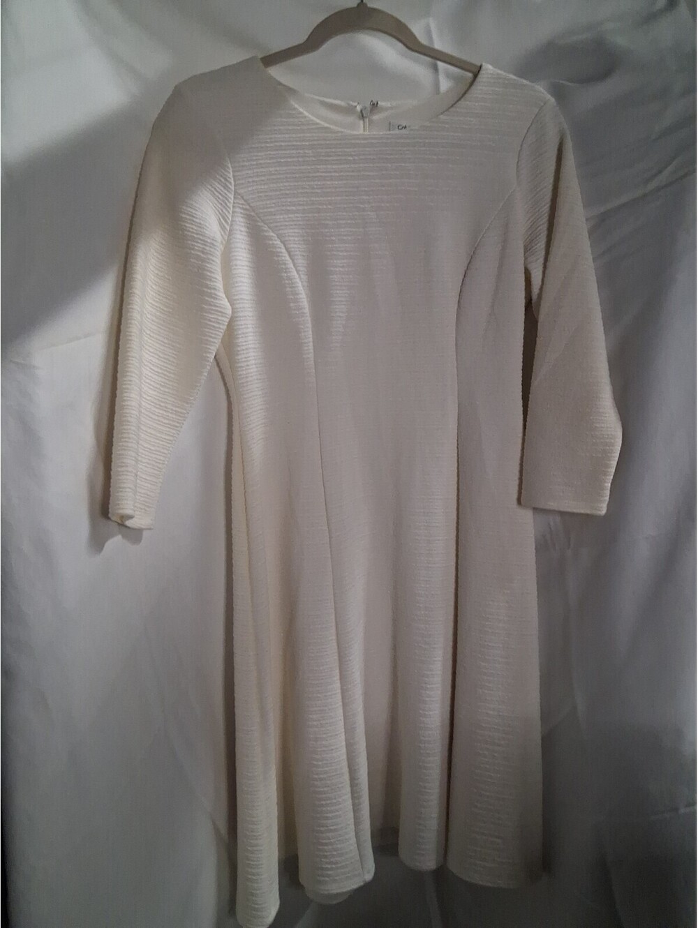 Calvin Klein Cream Sheath Dress Size 4 – 3/4 Sleeve Back Zip N2